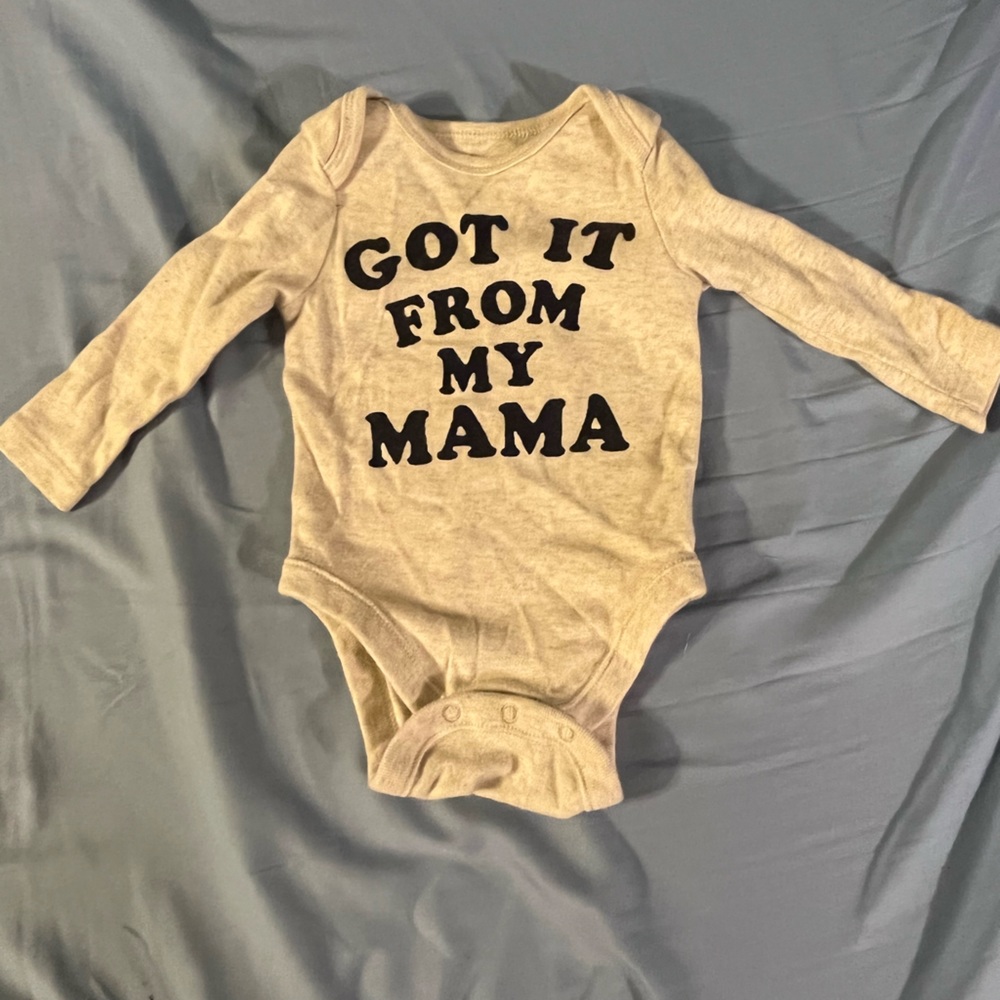 0-3 MONTHS OLD NAVY ONESIE